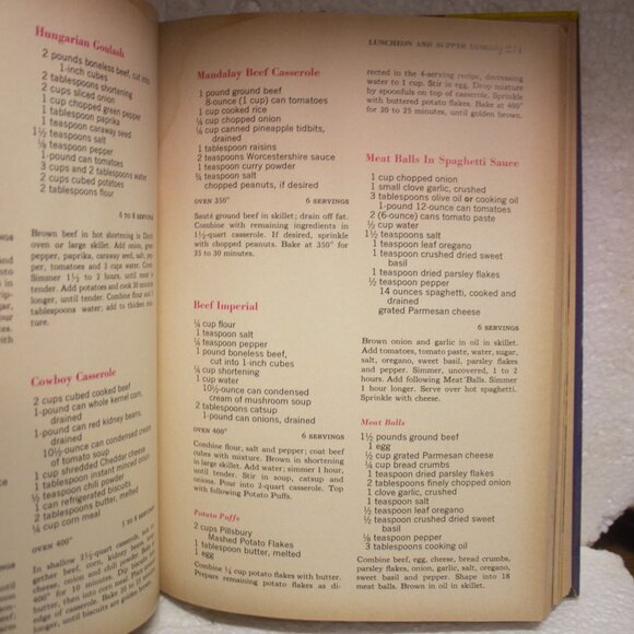 Vintage The Pillsbury Family Cookbook Copyright 1963 - Picture 7 of 11